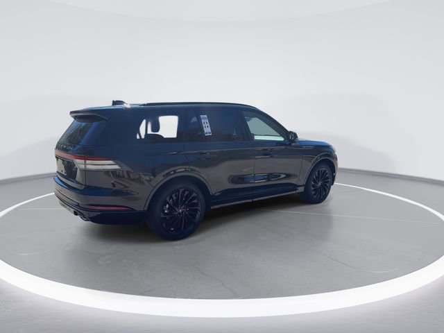 New 2026 Lincoln Aviator Reserve w/ Jet Appearance Package RWD image 4