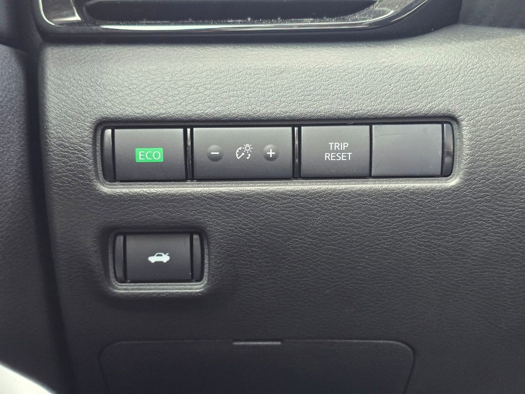 Used 2024 Nissan Sentra SR w/ SR Premium Package FWD image 34