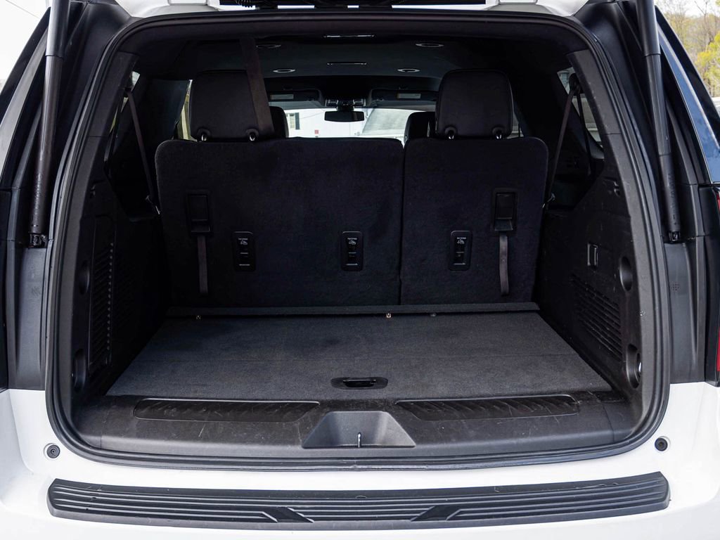 Used 2022 Chevrolet Suburban LT AWD/4WD image 31
