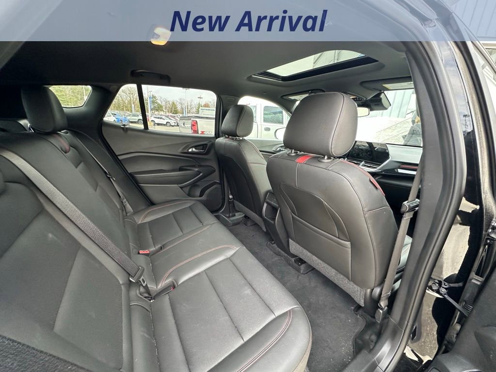 Used 2024 Chevrolet Trax RS w/ Sunroof Package image 7