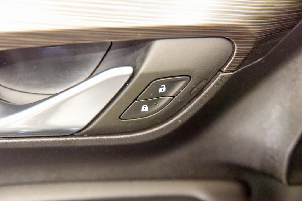 Used 2023 GMC Terrain SLE image 17