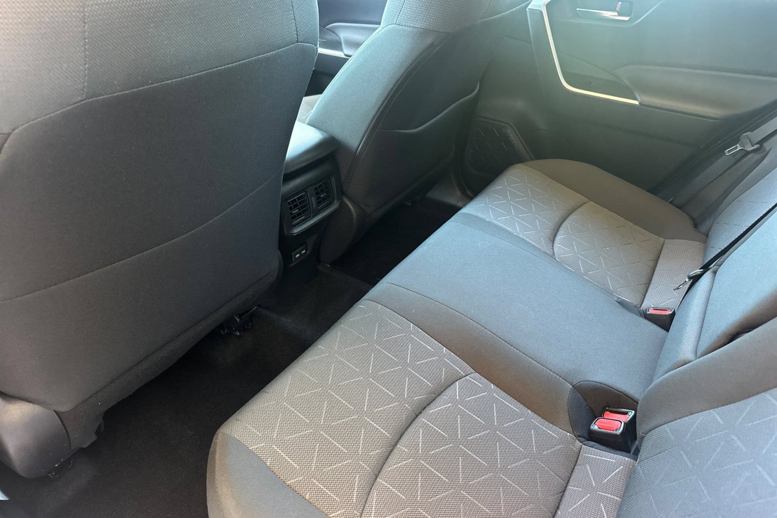 Used 2024 Toyota RAV4 XLE w/ Convenience Package AWD/4WD image 14