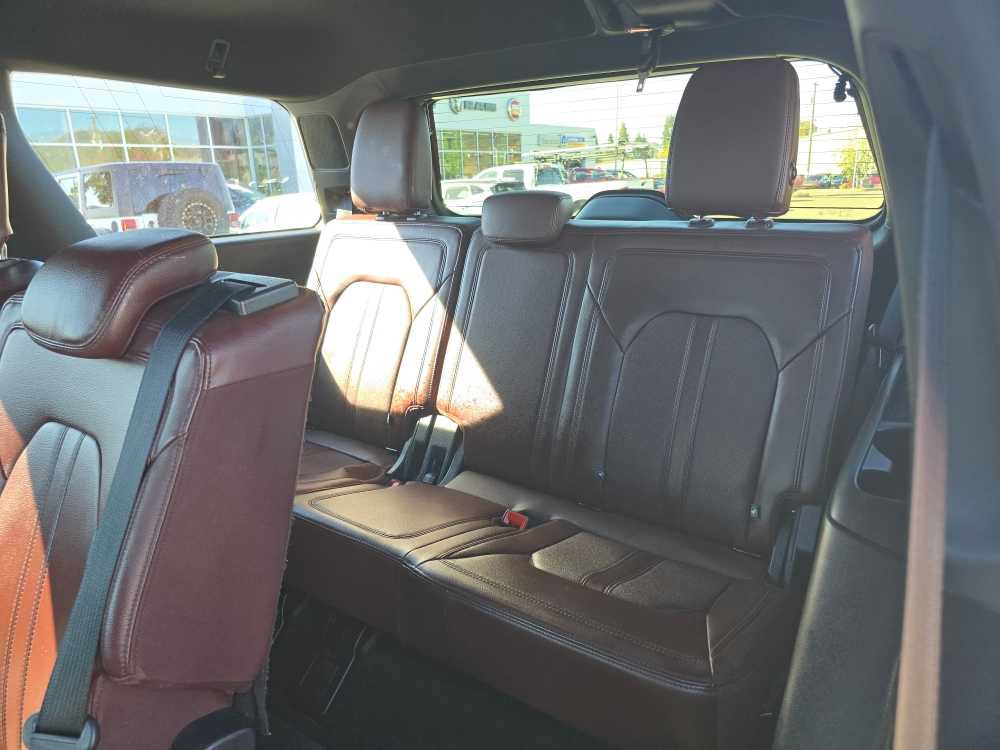 Used 2022 Ford Expedition Limited AWD/4WD image 17