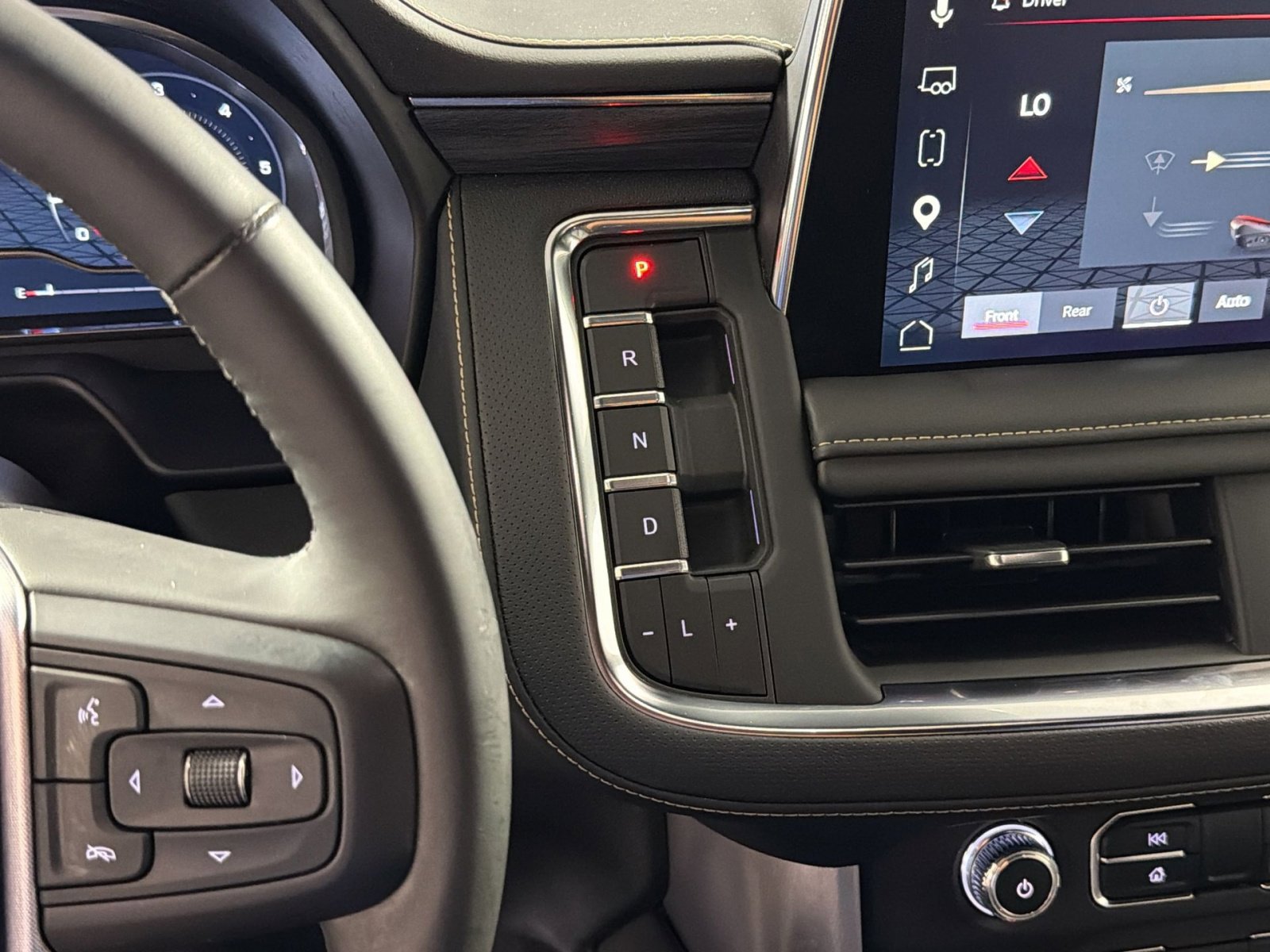 Used 2023 GMC Yukon XL SLT w/ SLT Premium Package image 22