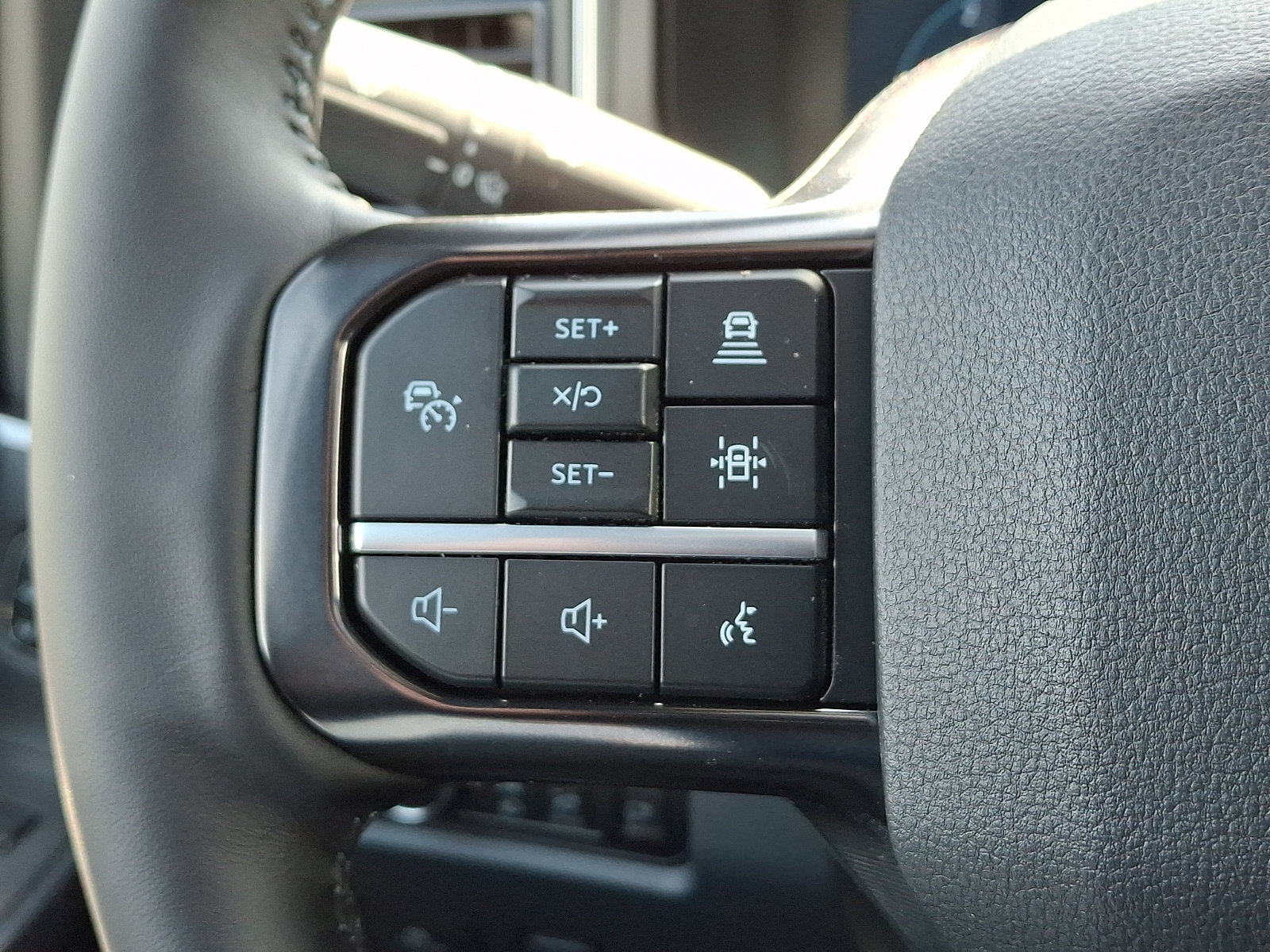 New 2026 Ford F350 Platinum w/ Tremor Off-Road Package AWD/4WD image 16