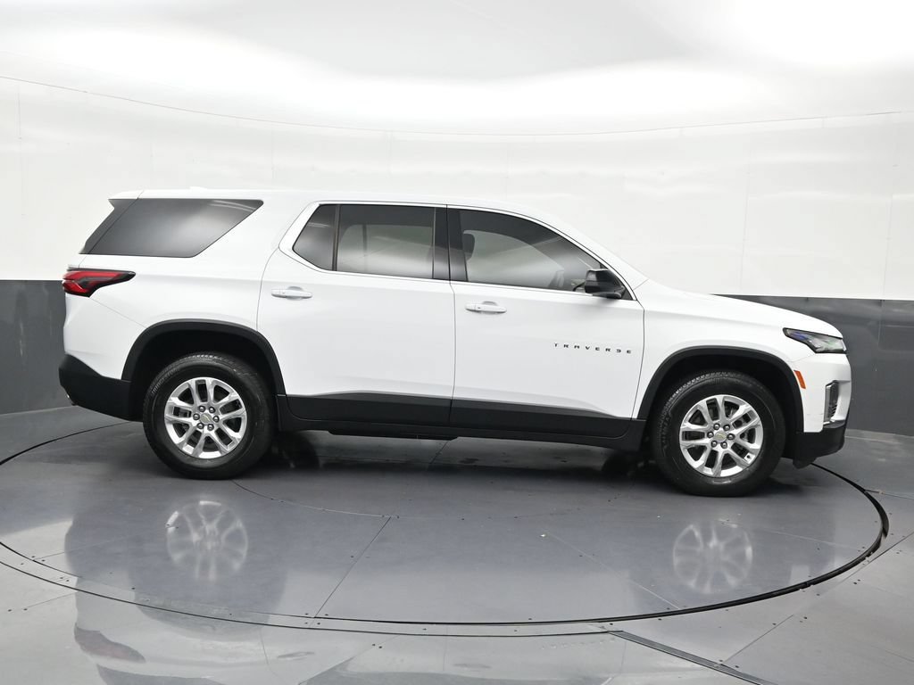 Used 2023 Chevrolet Traverse LS FWD image 7