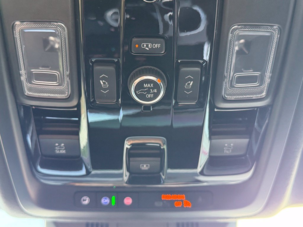 Used 2025 Cadillac Escalade Sport Platinum w/ LPO, ONYX Package AWD/4WD image 37