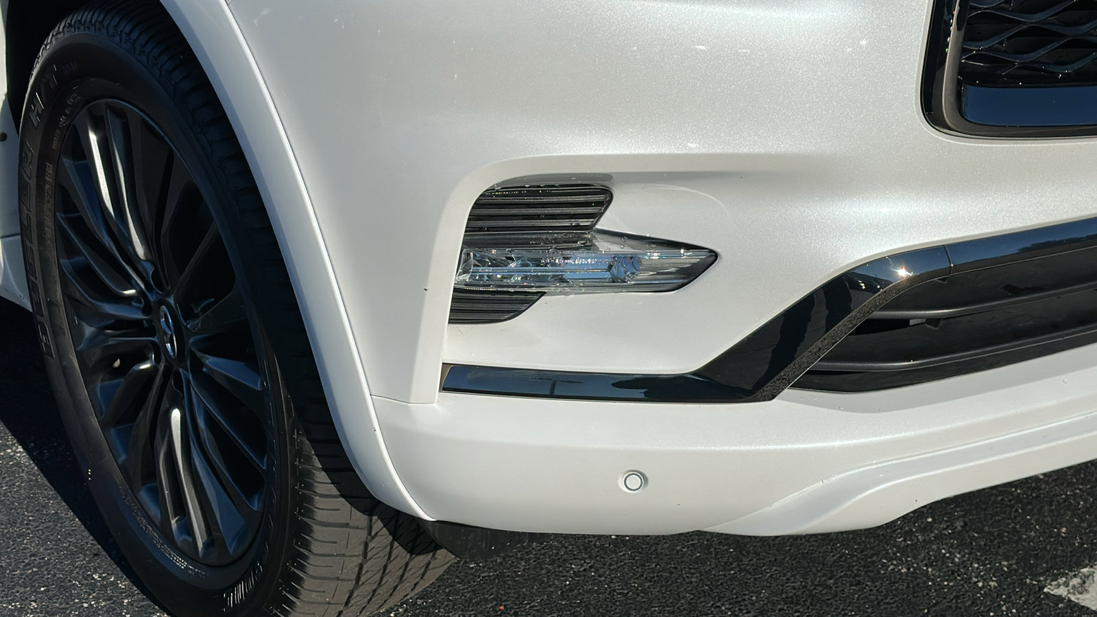 Certified 2024 INFINITI QX80 Premium Select w/ Cargo Package image 5