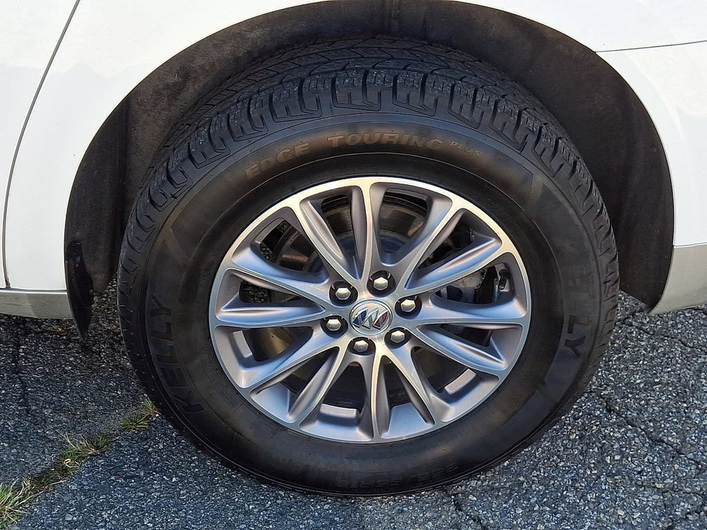 Used 2024 Buick Enclave Essence w/ Technology Package AWD/4WD image 12