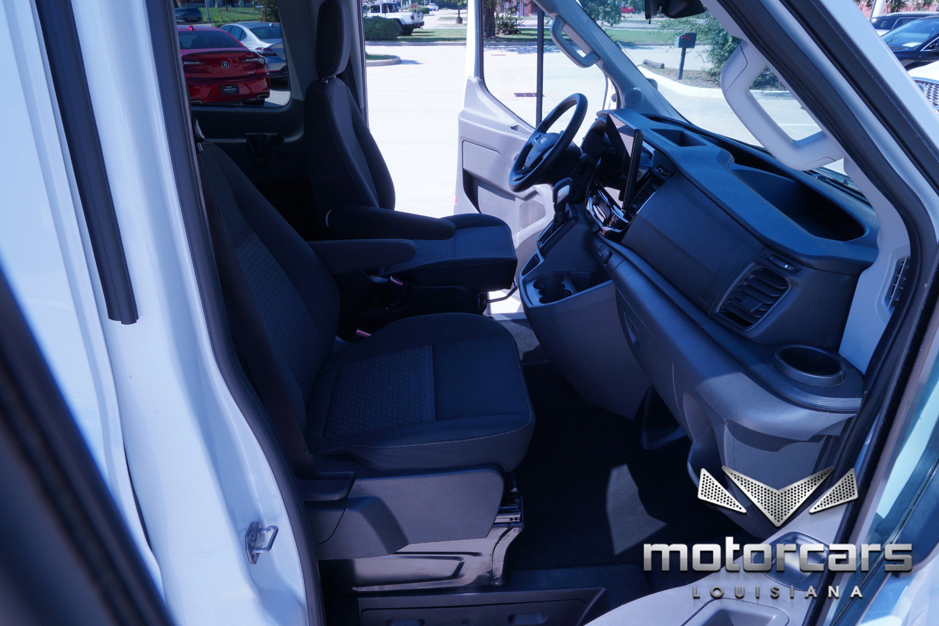 Used 2023 Ford Transit 350 XLT image 28