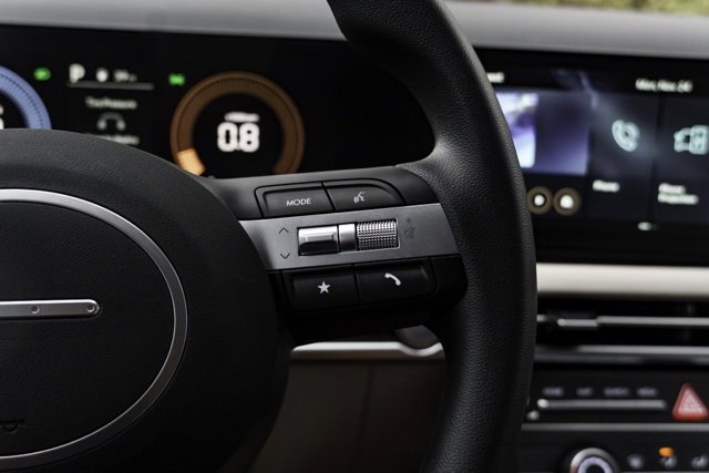 New 2026 Hyundai Tucson SE image 12