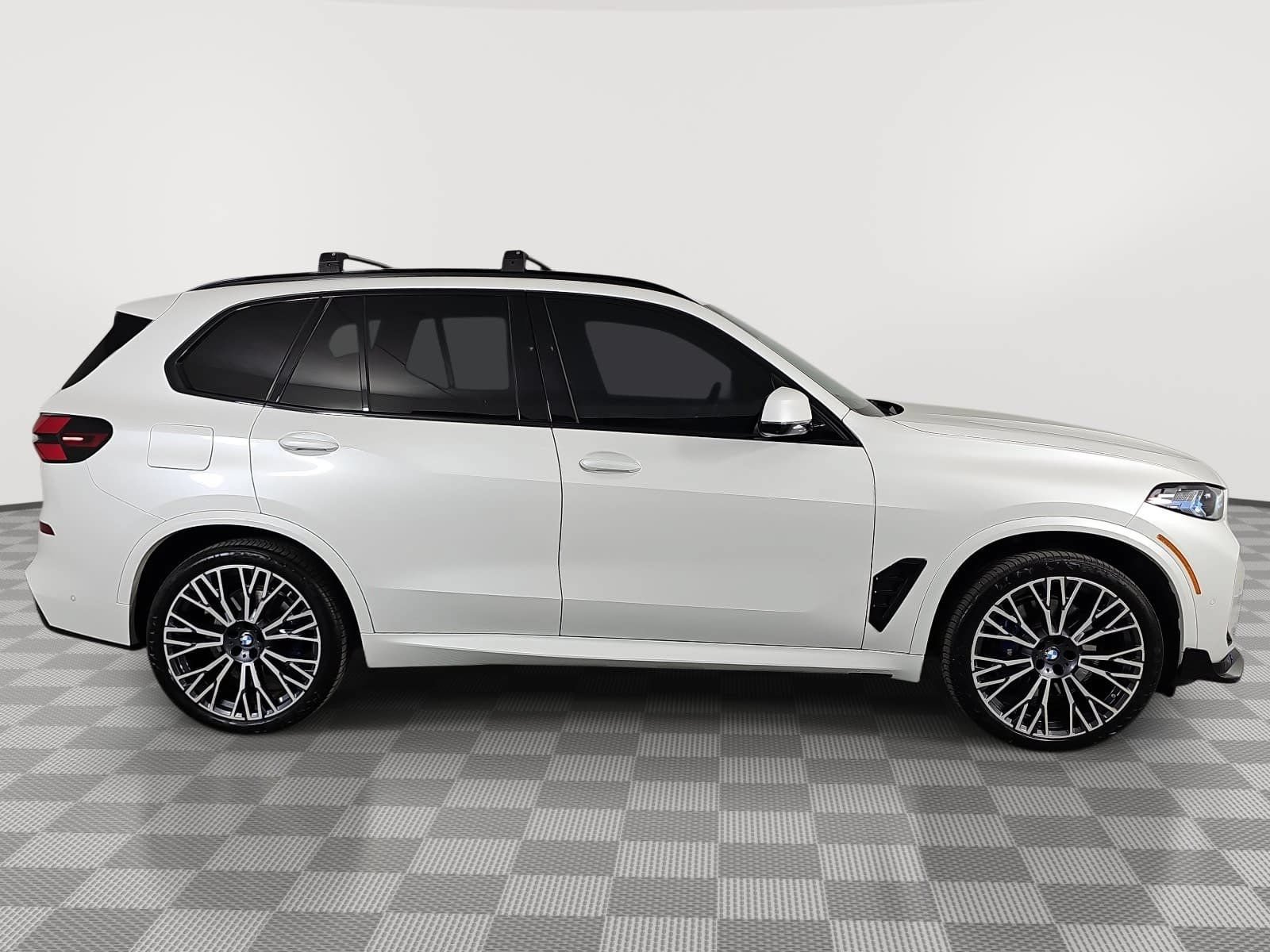 Used 2025 BMW X5 sDrive40i w/ M Sport Package RWD image 9