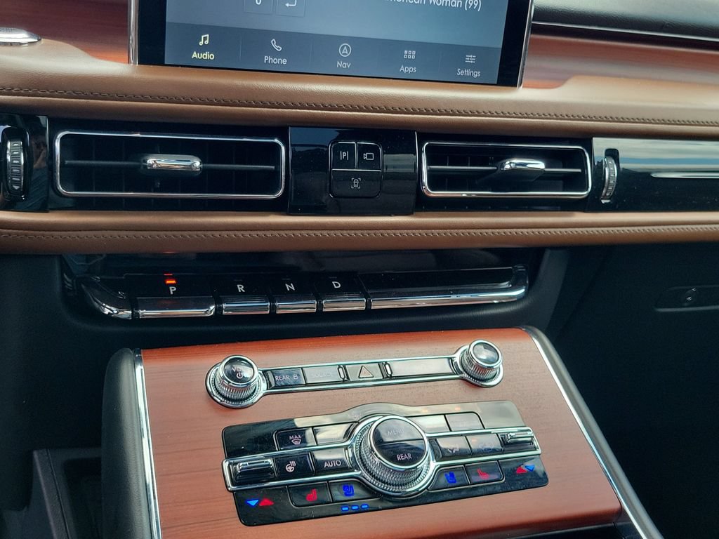 Certified 2021 Lincoln Aviator Reserve w/ Equipment Group 201A AWD/4WD image 28