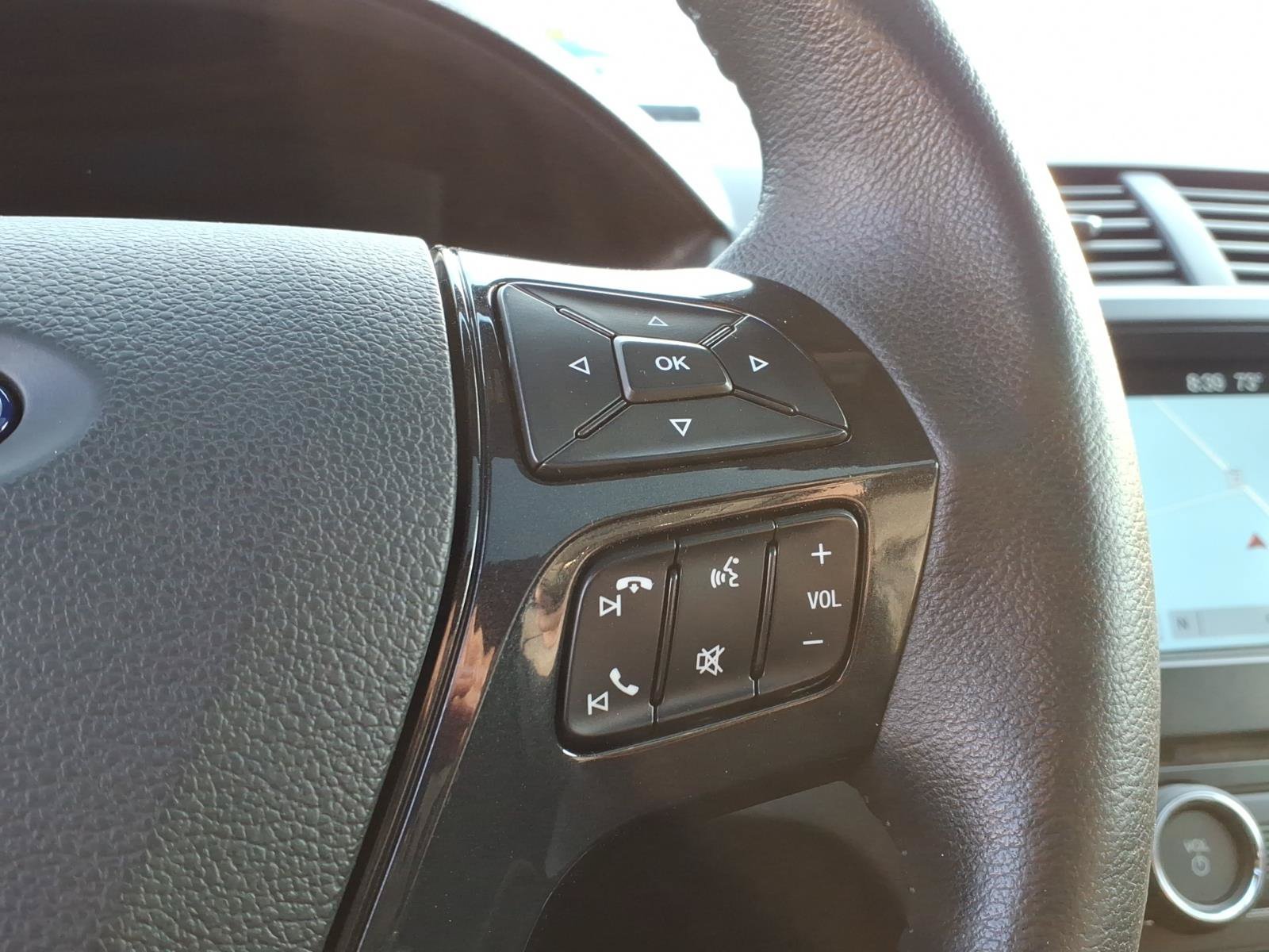 Used 2017 Ford Explorer XLT w/ Equipment Group 202A AWD/4WD image 26
