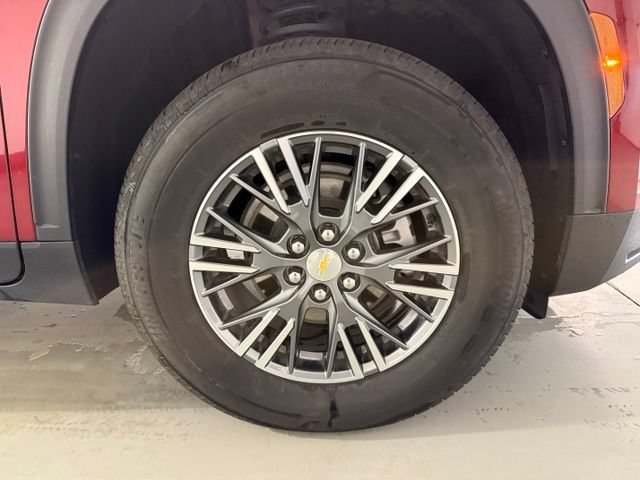 Used 2026 Chevrolet Traverse LT FWD image 32