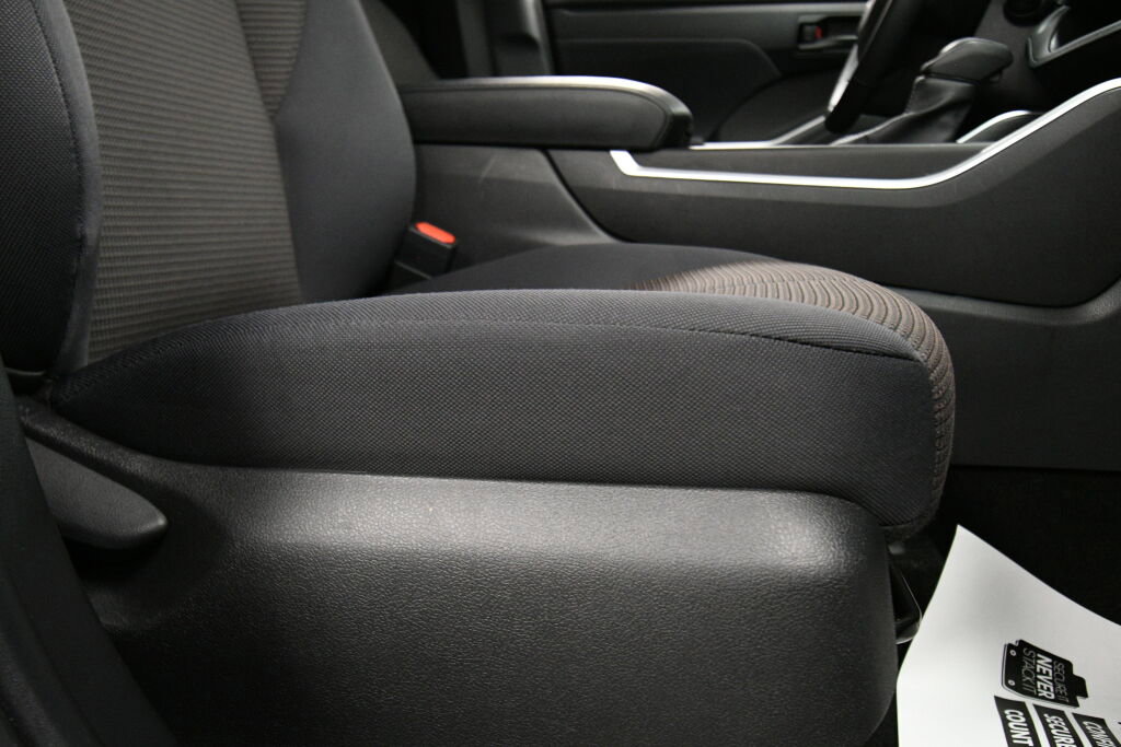 Certified 2024 Toyota Highlander LE image 28