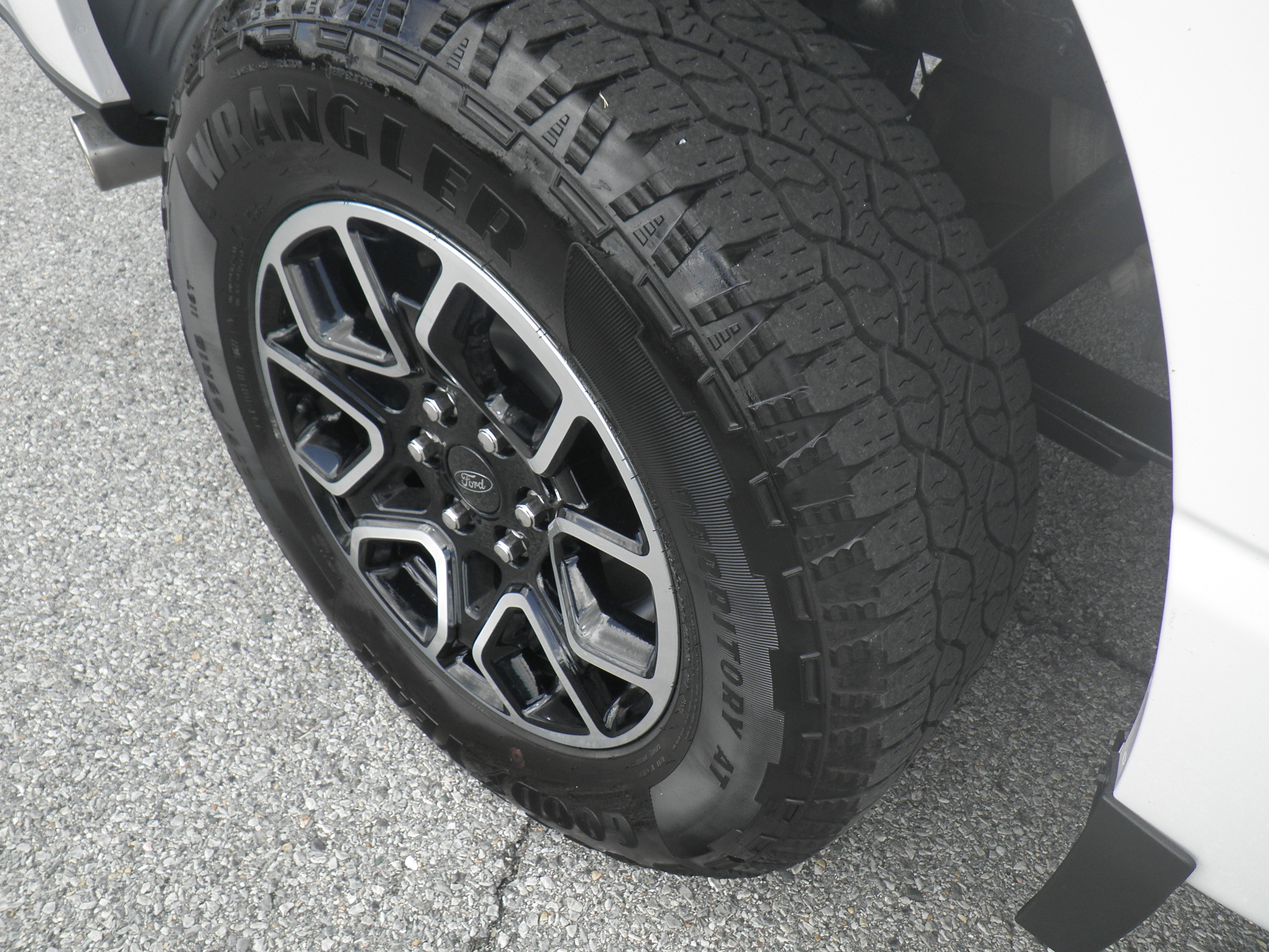 Certified 2022 Ford F150 XLT w/ Equipment Group 302A High image 11