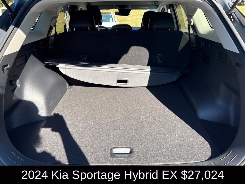 Used 2024 Kia Sportage EX AWD/4WD image 16