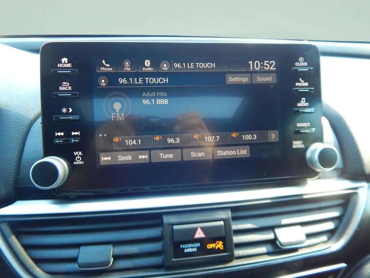 Used 2018 Honda Accord Sport image 23