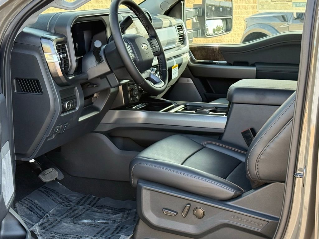 New 2026 Ford F250 4x4 Crew Cab Super Duty image 7
