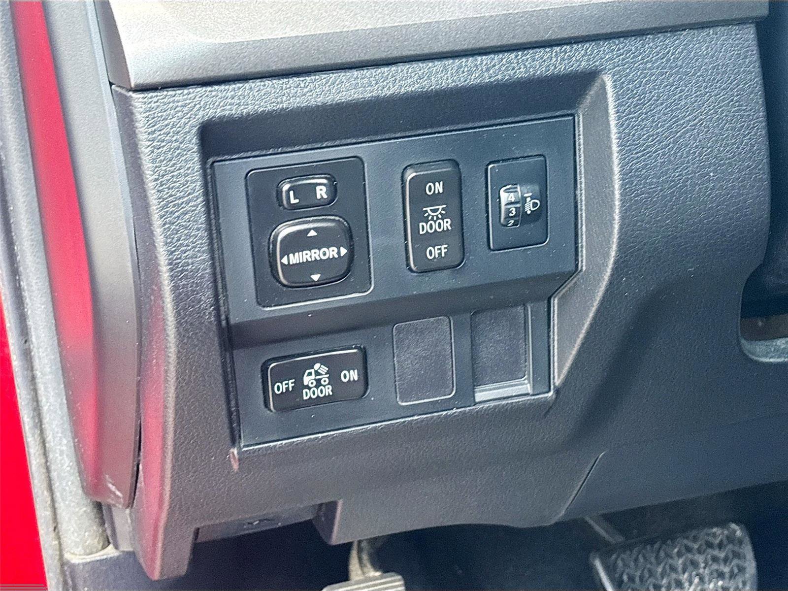 Used 2014 Toyota Tundra SR5 w/ TRD Off Road Package AWD/4WD image 10