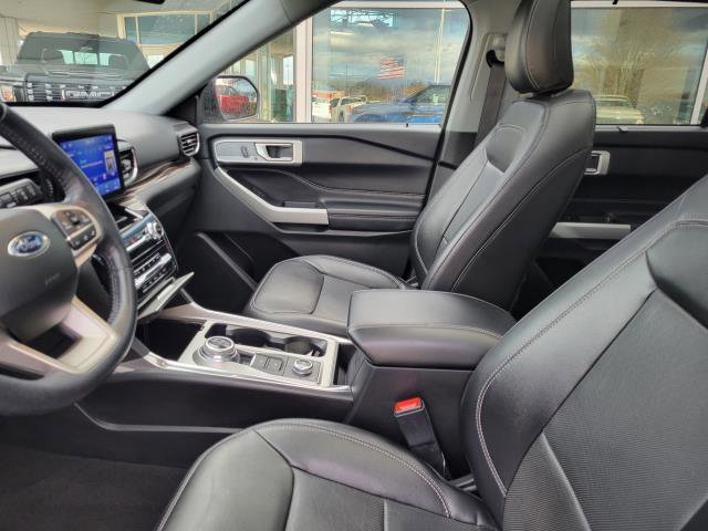 Used 2022 Ford Explorer Limited w/ Equipment Group 301A image 8