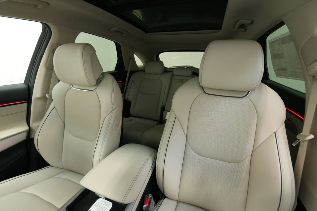 New 2026 Genesis GV70 2.5T Advanced image 13