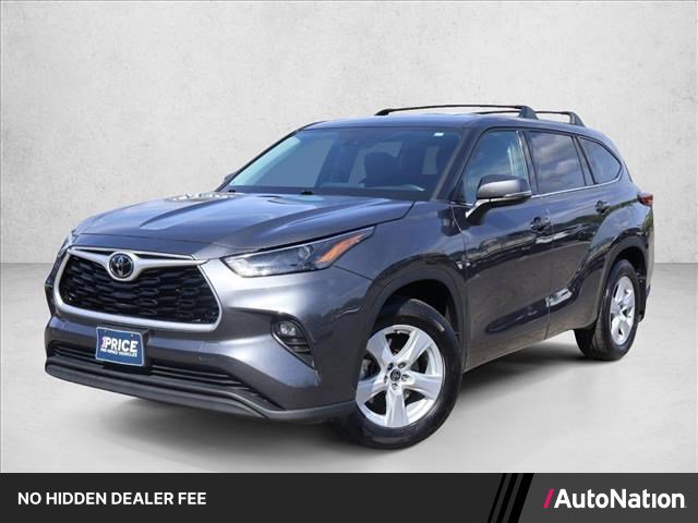 Used 2022 Toyota Highlander LE AWD/4WD image 1