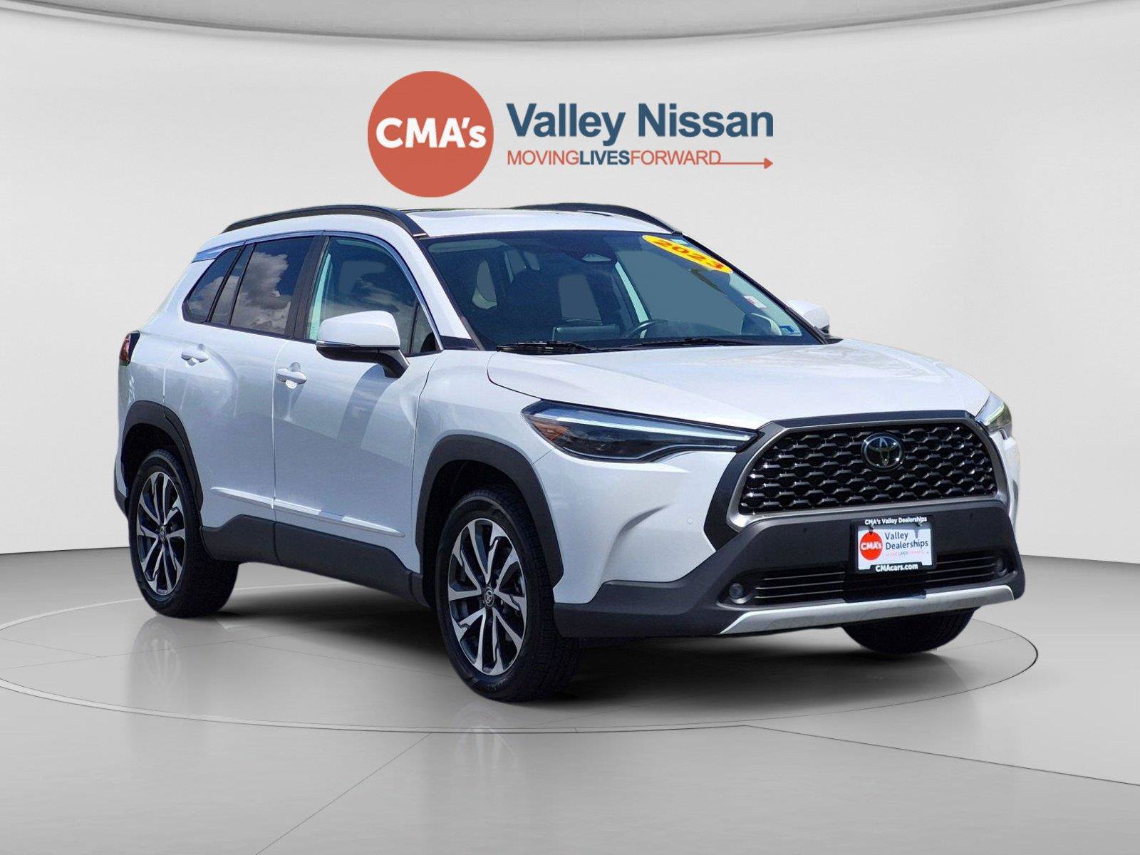 Used 2023 Toyota Corolla Cross XLE w/ Convenience Package AWD/4WD image 7