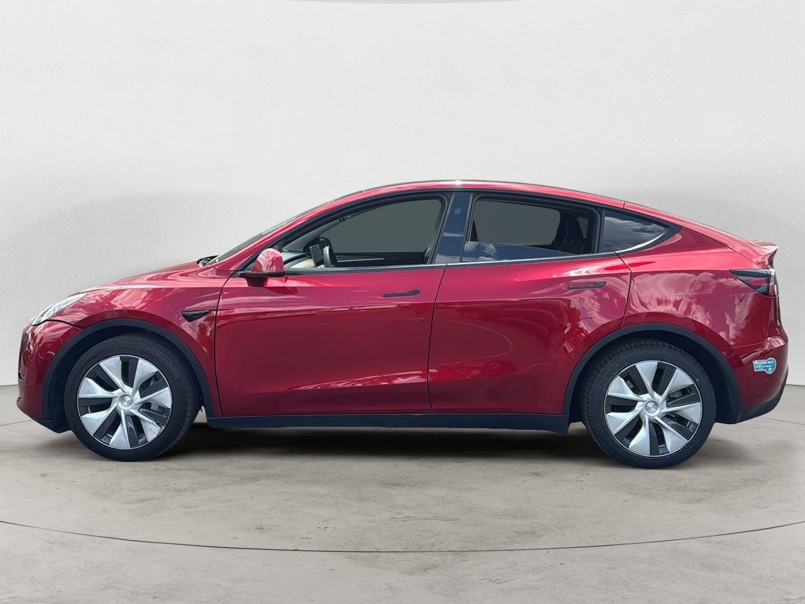 Used 2024 Tesla Model Y Long Range AWD/4WD image 3