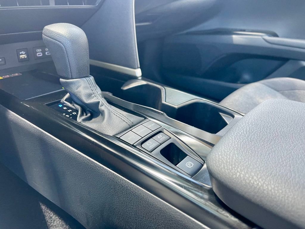 Used 2025 Toyota Camry LE image 14