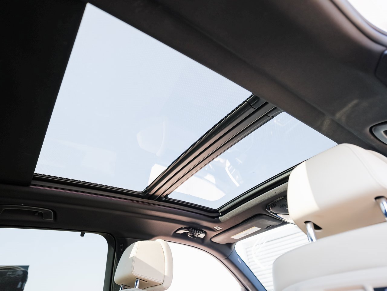 Used 2021 BMW X5 xDrive40i w/ M Sport Package image 29