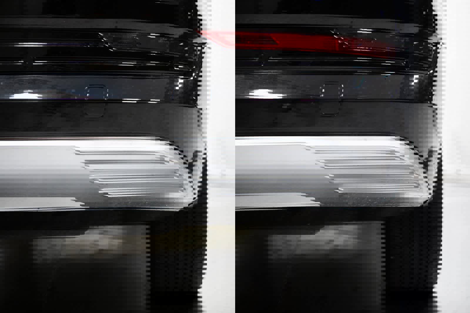 Used 2022 Audi e-tron Premium Plus w/ Premium Plus Package image 35