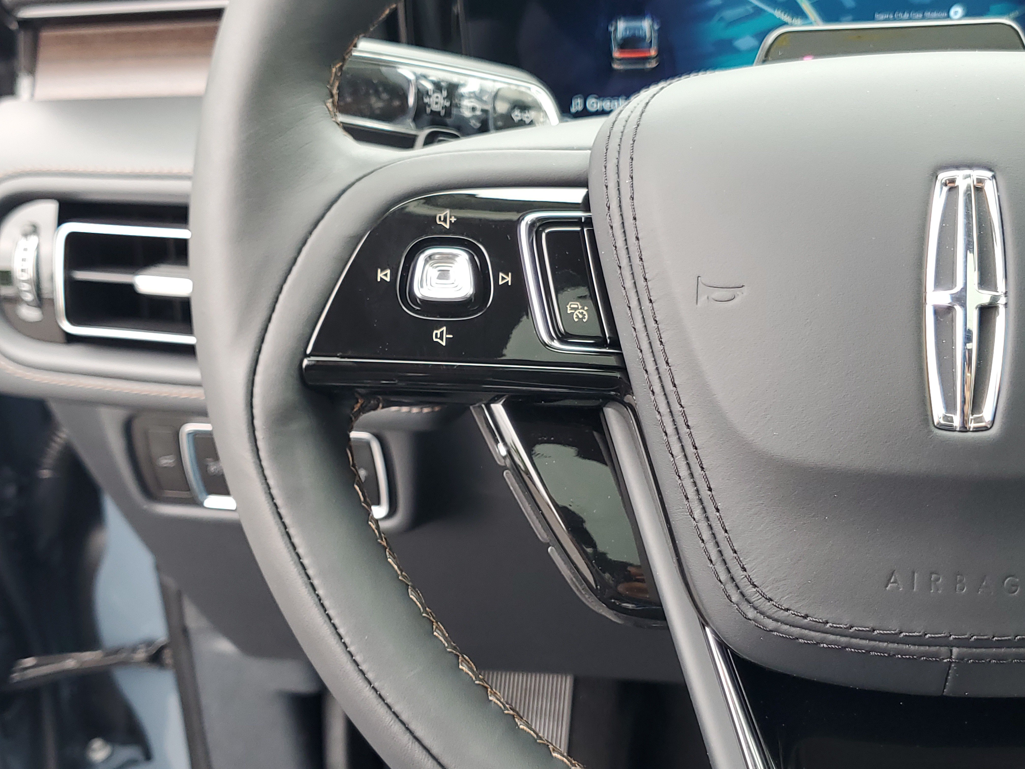New 2026 Lincoln Aviator Reserve AWD/4WD image 16
