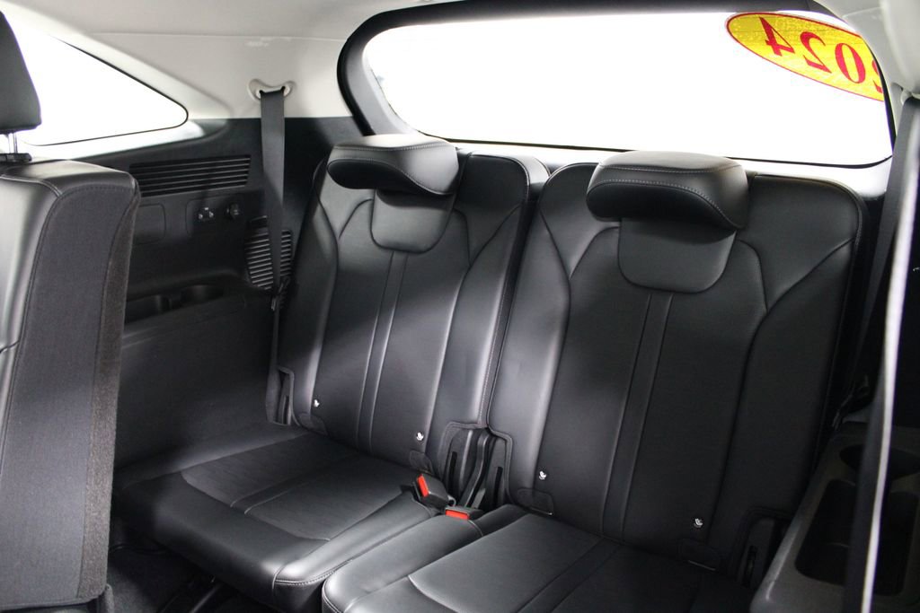 Used 2024 Kia Sorento S image 21
