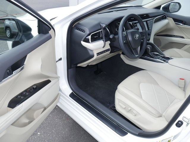 Certified 2018 Toyota Camry XLE FWD image 13