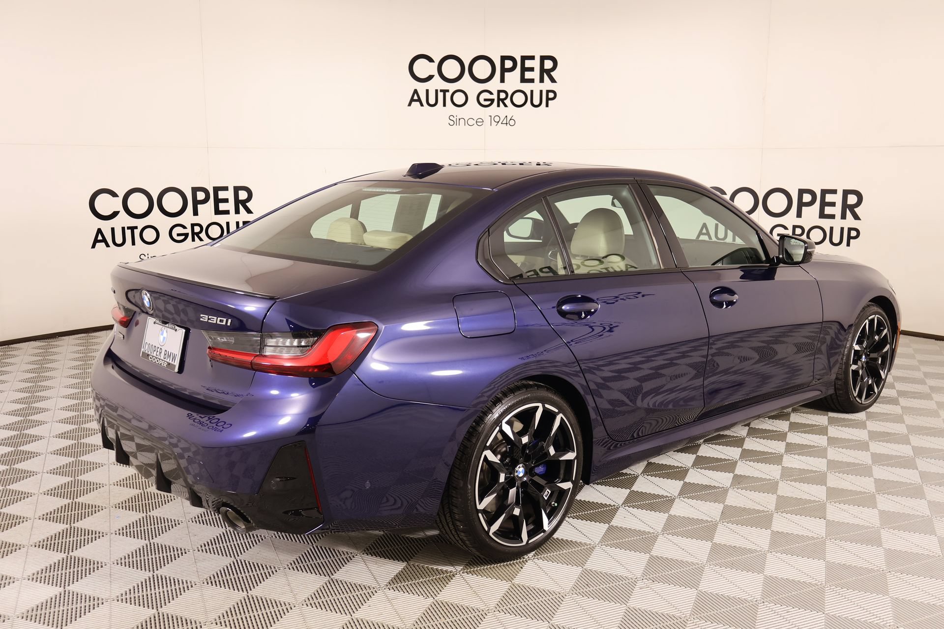 Used 2026 BMW 330i xDrive Sedan w/ M Sport Package AWD/4WD image 22