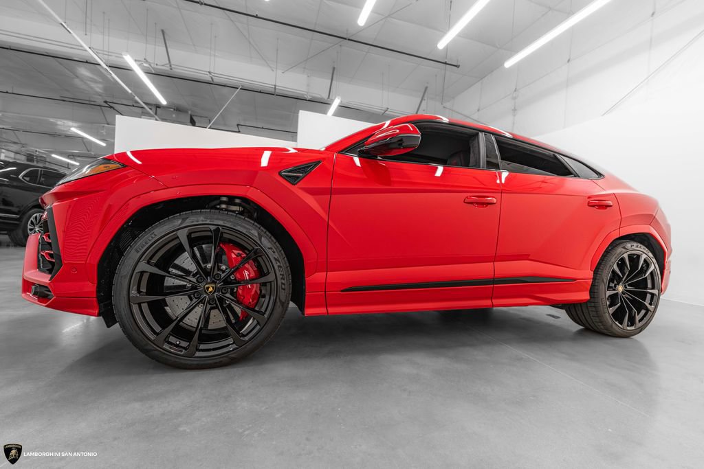 Used 2022 Lamborghini Urus AWD/4WD image 21