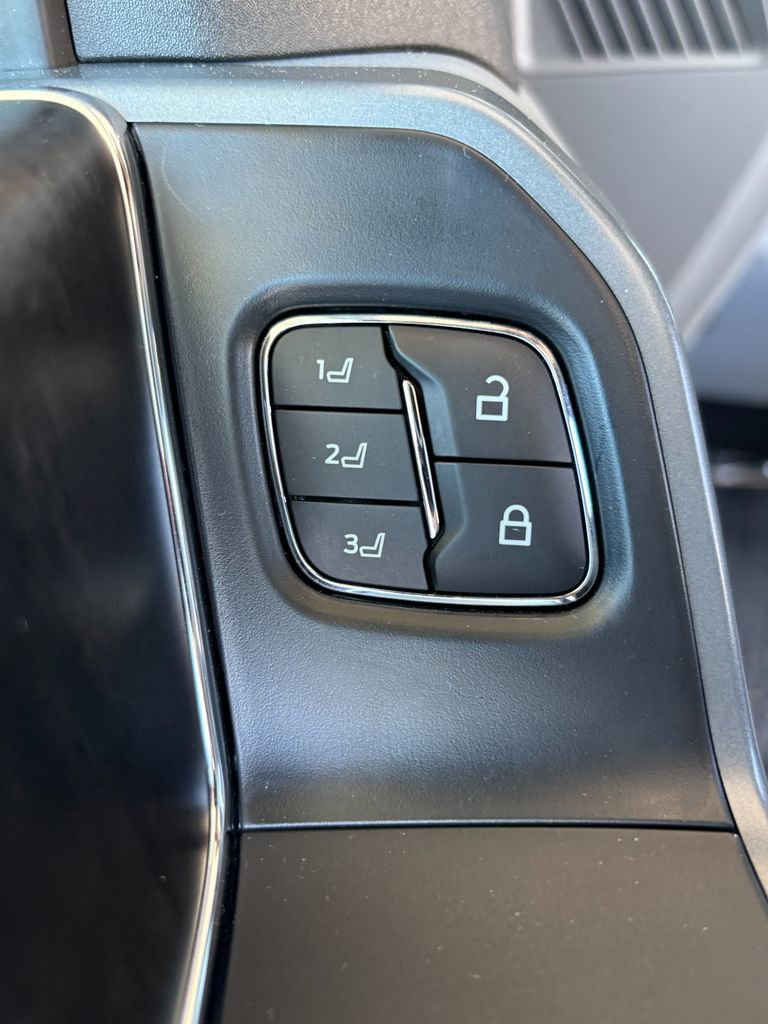 Used 2023 Ford F150 Lariat w/ Equipment Group 502A High AWD/4WD image 29
