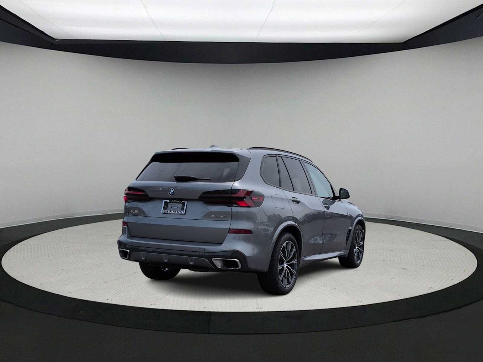 Used 2024 BMW X5 xDrive40i w/ M Sport Package AWD/4WD image 8