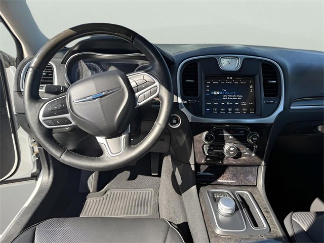 Used 2019 Chrysler 300 Limited image 25