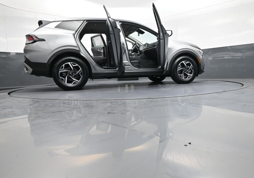 Certified 2025 Kia Sportage LX FWD image 46
