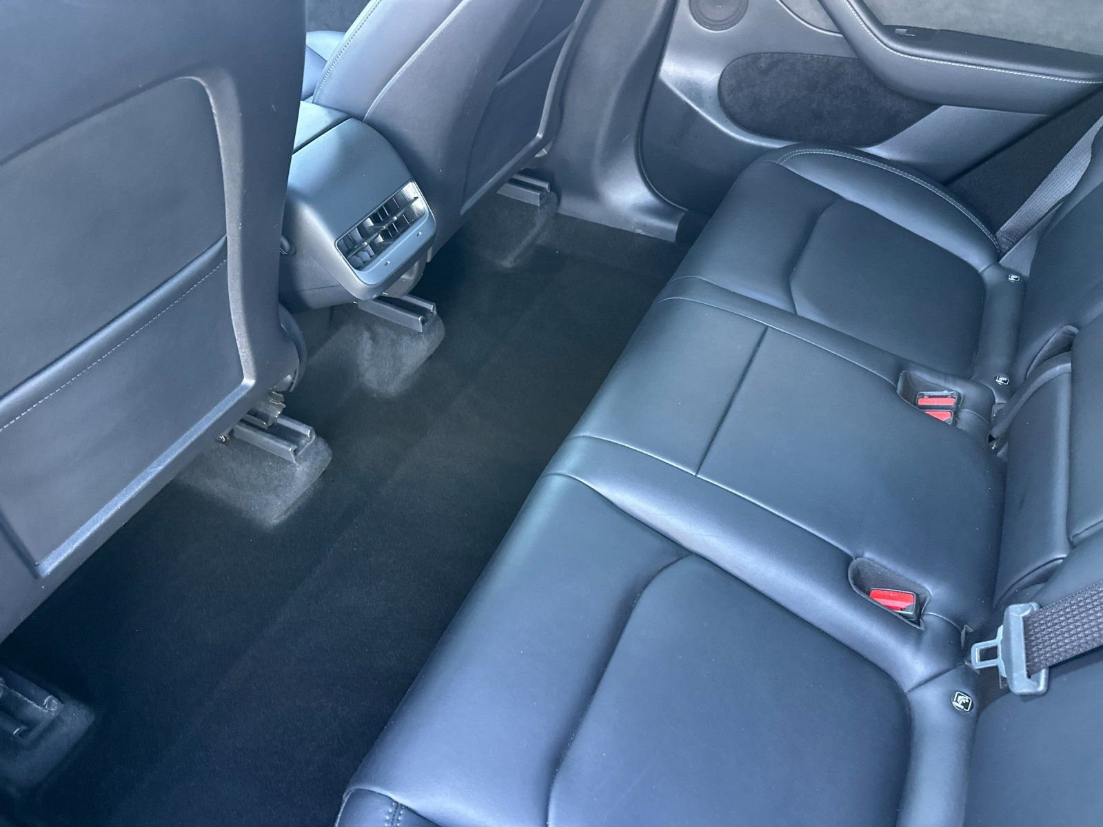 Used 2023 Tesla Model Y Long Range image 12