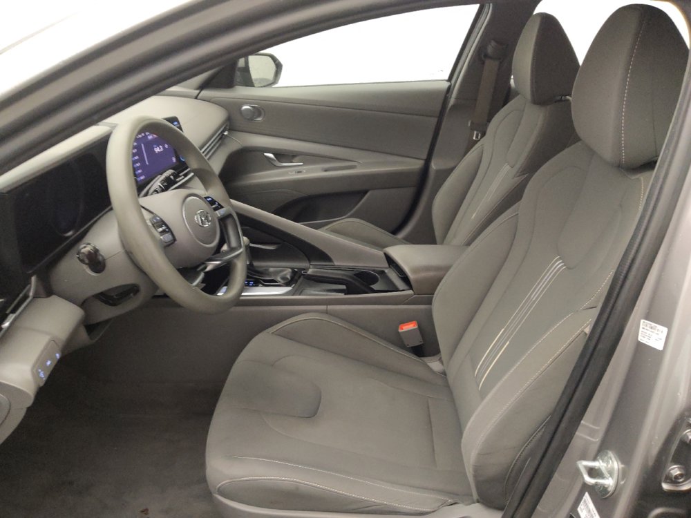Used 2023 Hyundai Elantra SEL FWD image 17