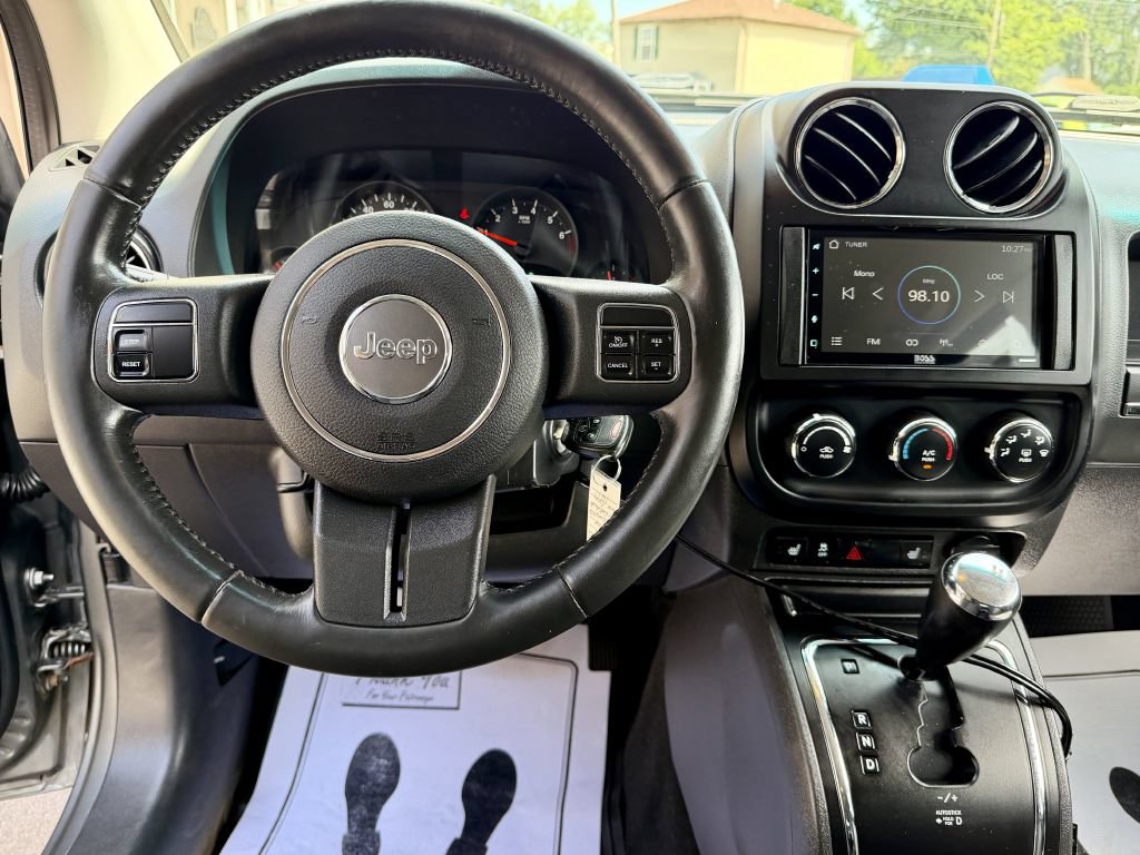 Used 2011 Jeep Compass Sport FWD image 9