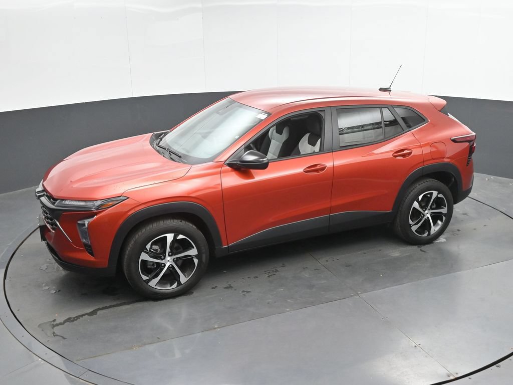 Used 2024 Chevrolet Trax RS FWD image 36