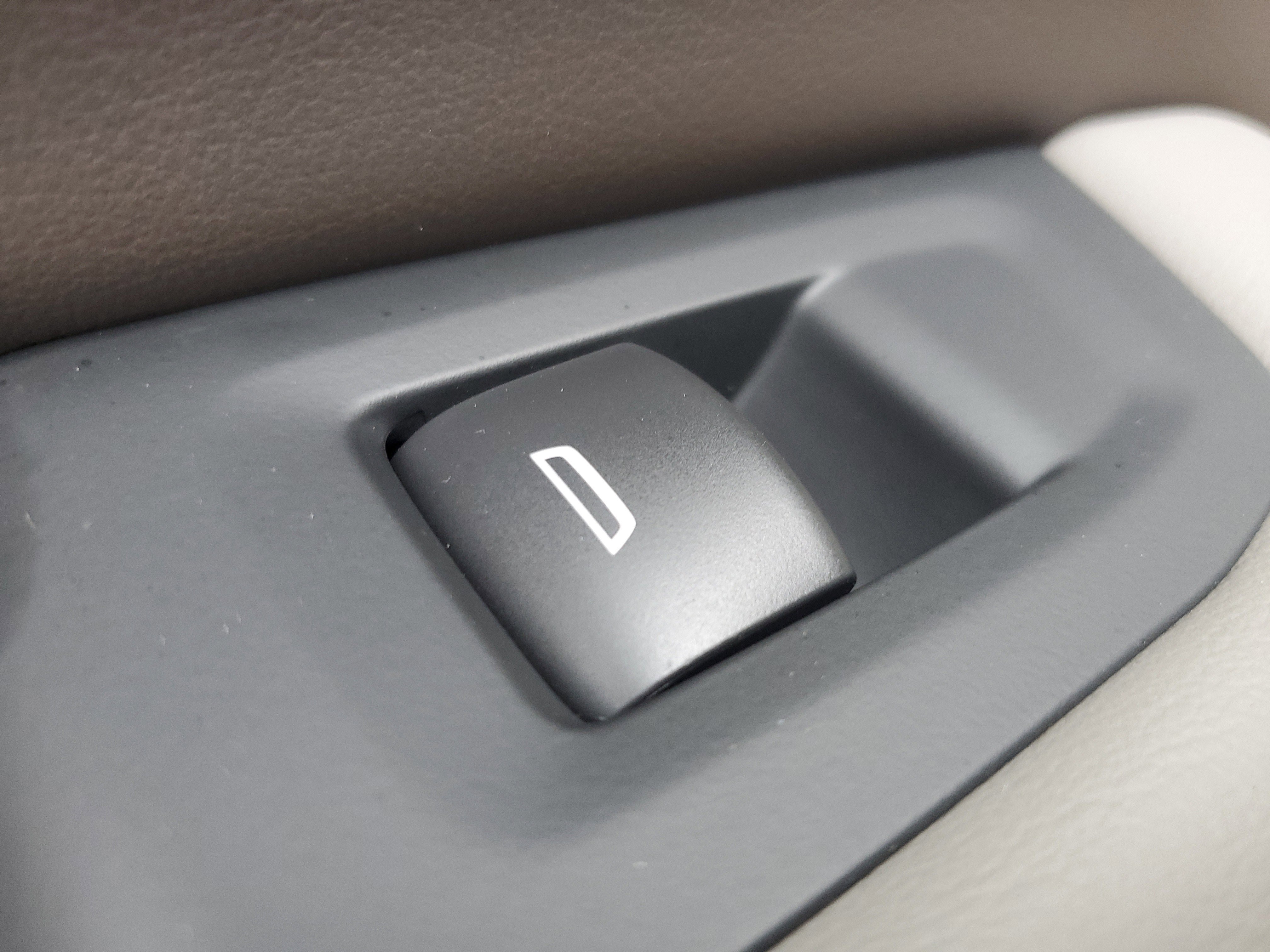 New 2026 GMC Yukon Elevation image 13