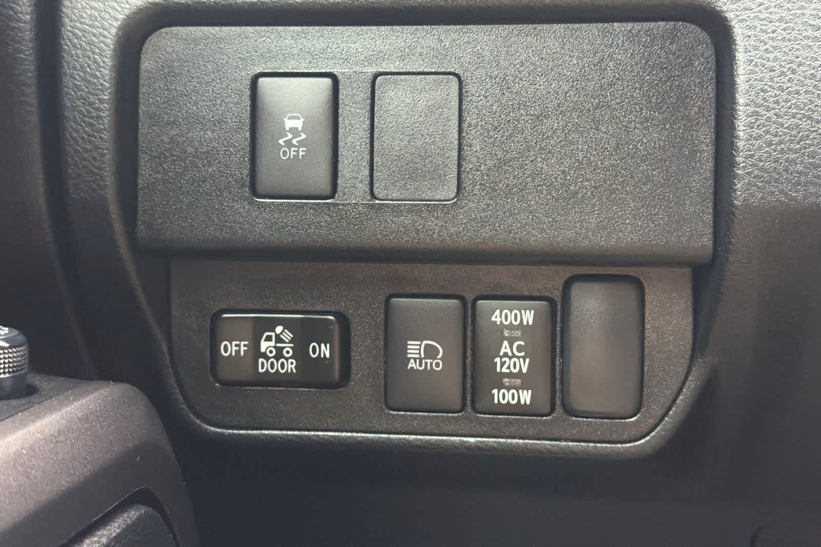 Used 2022 Toyota Tacoma TRD Off-Road AWD/4WD image 28