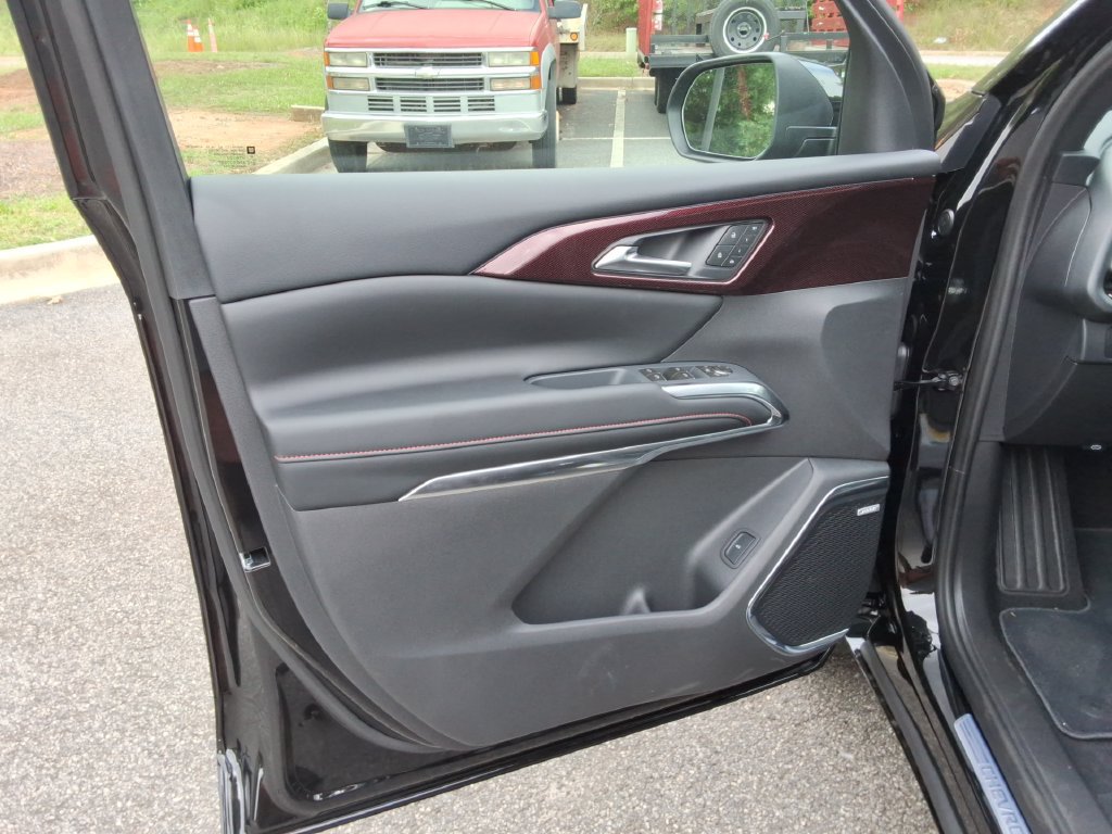 New 2027 Chevrolet Traverse RS FWD image 19