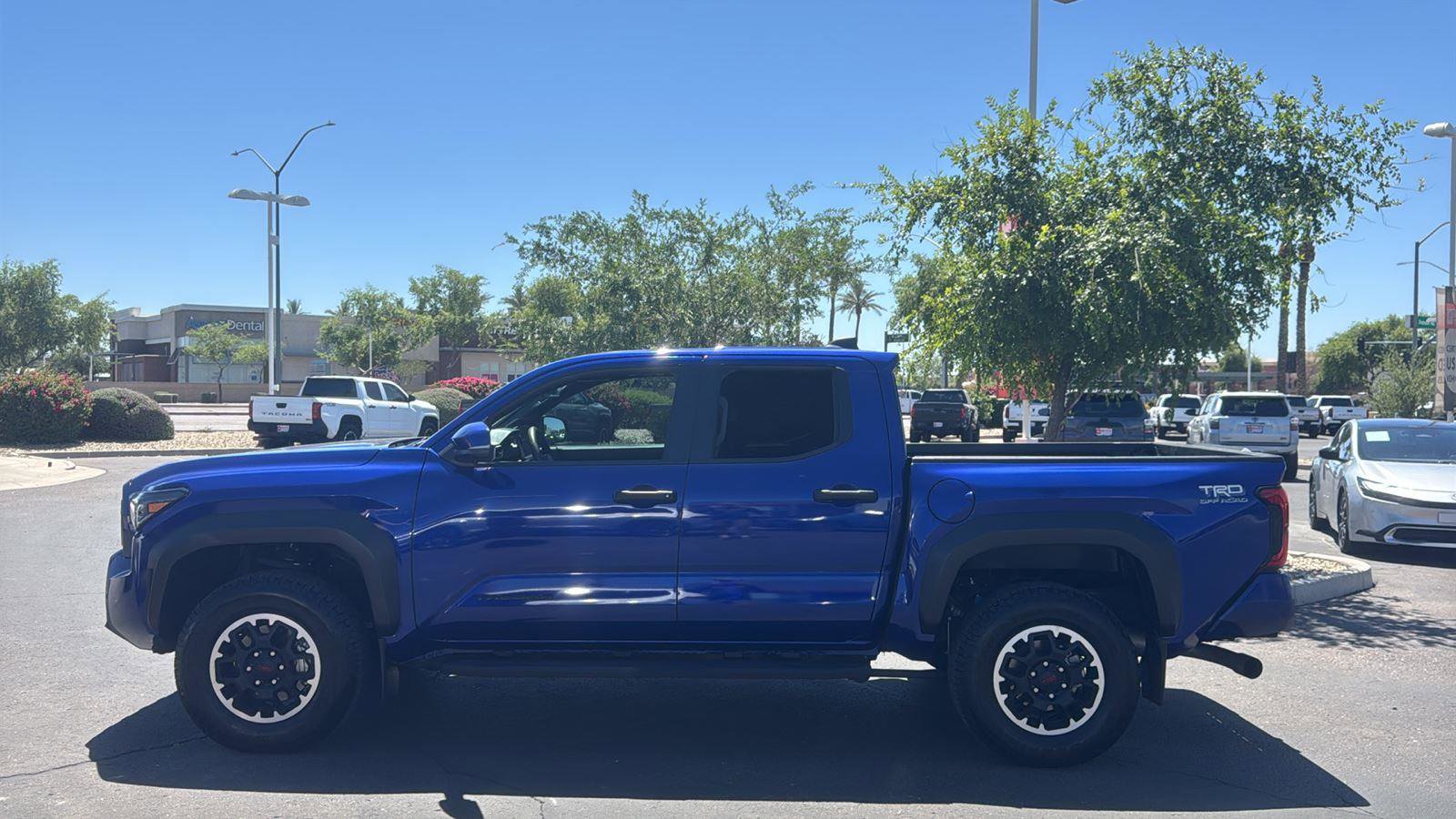 Used 2024 Toyota Tacoma TRD Off-Road w/ TRD Off Road Premium Package AWD/4WD image 5